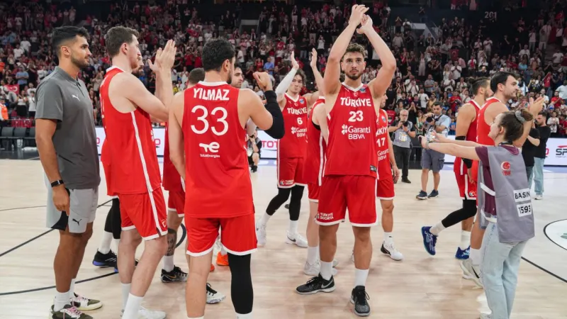 12 Dev Adam Avrupa'da! Letonya Maçıyla Şampiyonaya Başlıyor