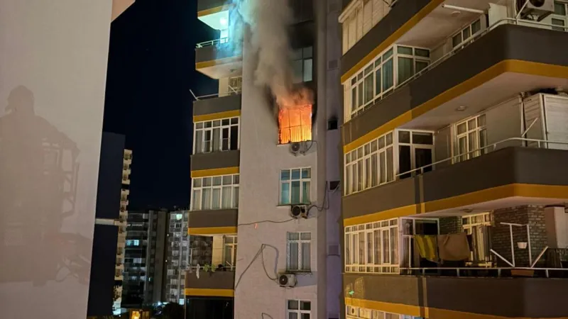 Adana'da Korkutan Yangın! 7. Katta Neler Oldu?