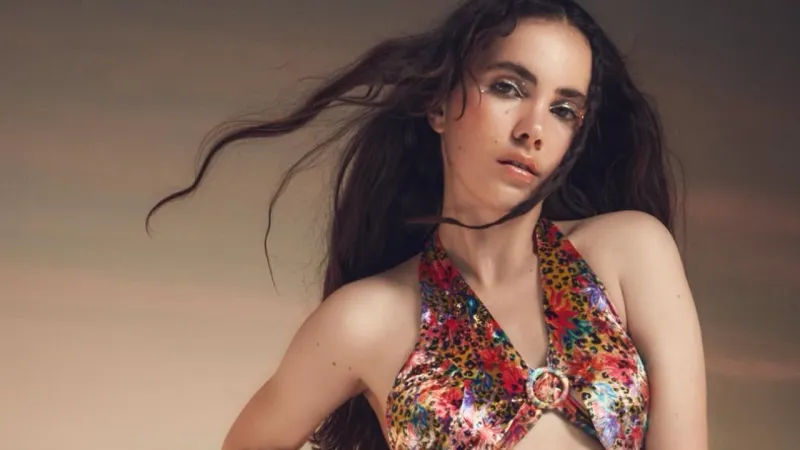 Almila Ada'dan Sürpriz Dizi! Sıfır 850 Geliyor!