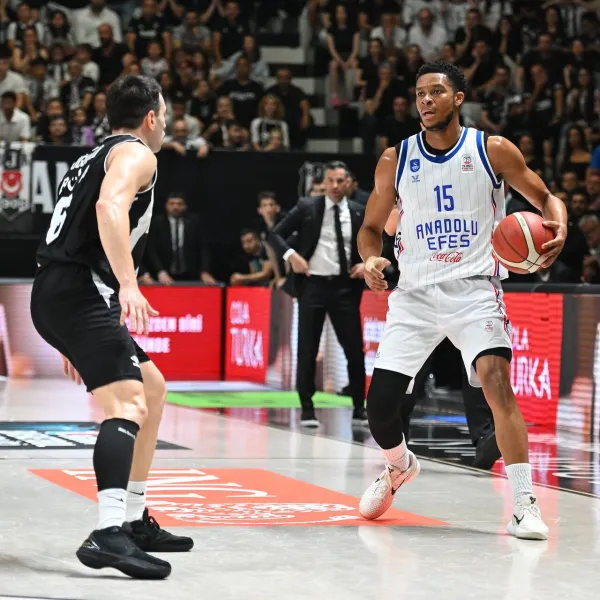 Anadolu Efes, Beşiktaş'ı deplasmanda devirdi!