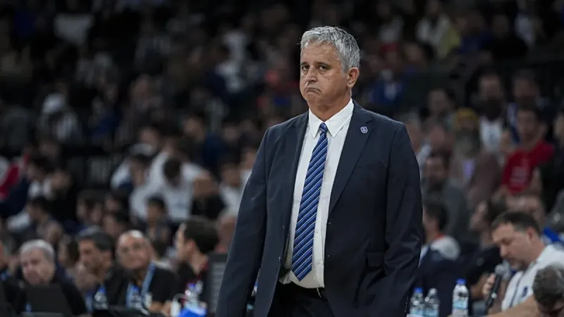 Efes Paris'te! Maçı Sakın Kaçırma!