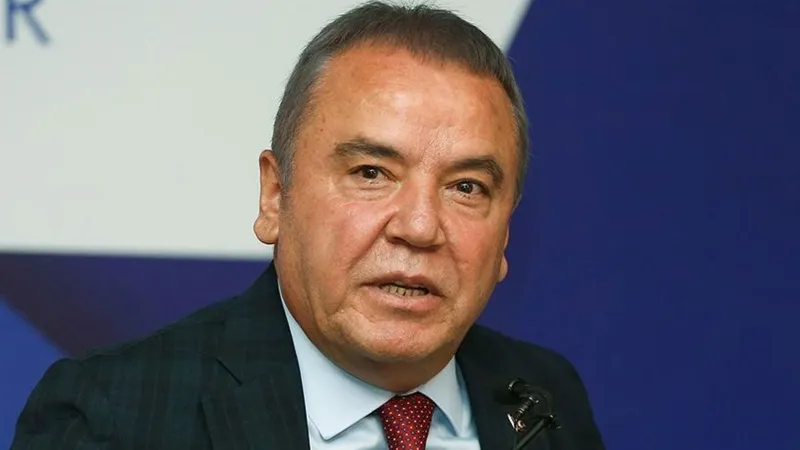Şok İddia! Muhittin Böcek Gözaltına Mı Alındı? Antalya'da Neler Oluyor?