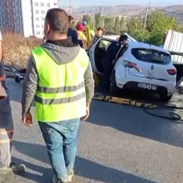 Başakşehir'de Dehşet! Demir Sürücünün Bacağına Saplandı!