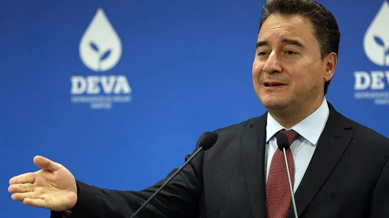 Babacan: İşinin ehli insanlar iş başında olduğunda Türkiye ayağa kalkacak 