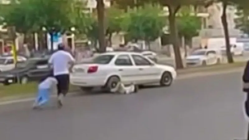 Kahramanmaraş'ta Feci Kaza! Babalarıyla Geçen Çocuklara Otomobil Çarptı!
