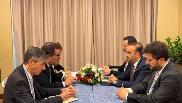 Bakan Kacır'dan Polonya'da diplomasi trafiği