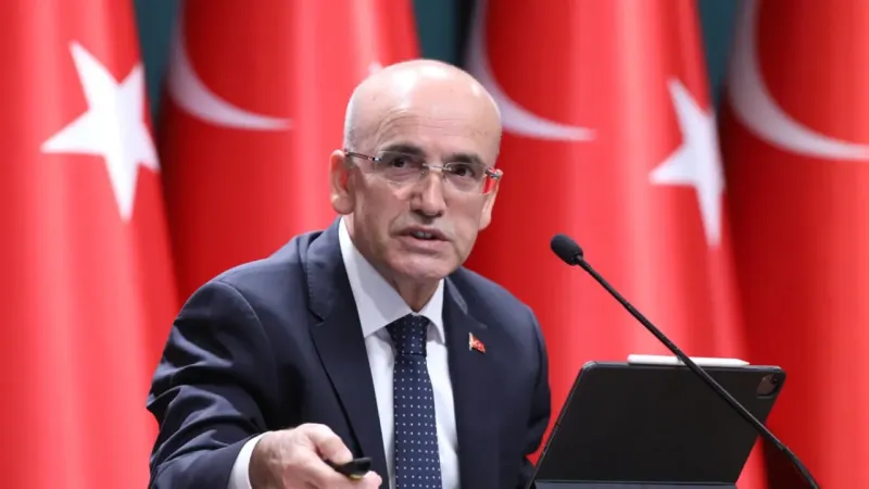 Bakan Şimşek’ten Hürmüz Boğazı Mesajı: “Spekülasyonlara İtibar Etmeyin, Ekonomimiz Dirençli”
