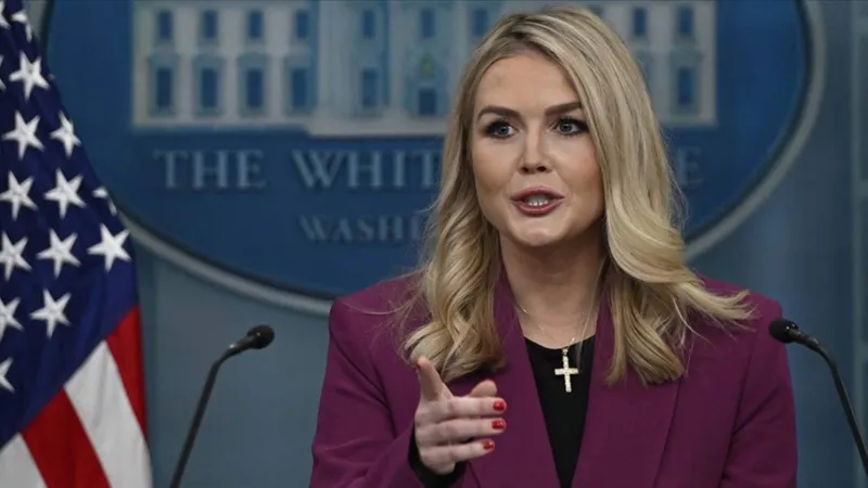 Beyaz Saray Sözcüsü Karoline Leavitt'ten 'Annen seçti' açıklaması: O muhabir Trump'a saldıran solcu bir aktivist