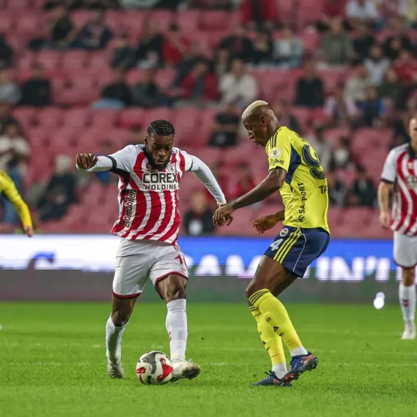 Fenerbahçe Şampiyon Olabilir Mi? İşte Maç Sonu Yorumlar!