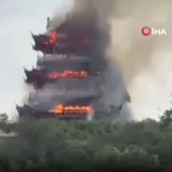 1500 Yıllık Tapınakta Korkunç Yangın! Çin Alevlere Teslim Mi Oldu?