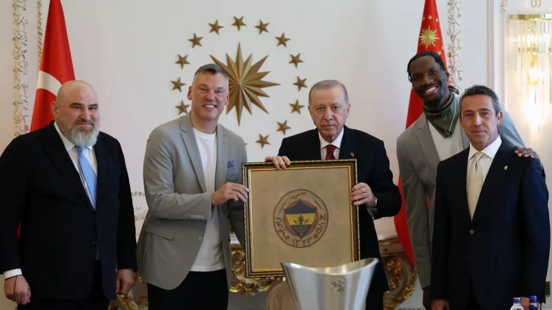 Cumhurbaşkanı Erdoğan, Euroleague şampiyonu Fenerbahçe Beko'yu kabul etti