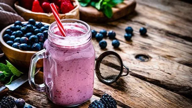 Dutlu Smoothie Tarifi: Rengiyle Büyüleyen Lezzet!