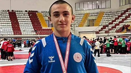 Emirhan Yüksel Türkiye şampiyonu: Sırtı yere gelmedi