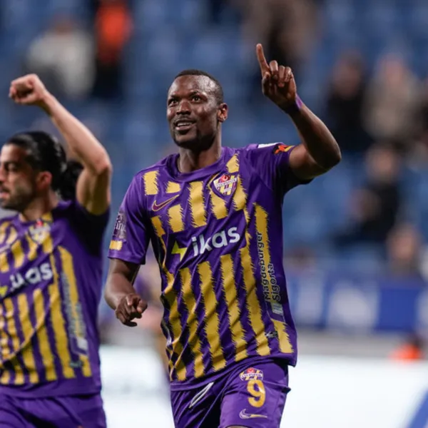 Fenerbahçe'den Bomba Transfer! Amara Diouf Geliyor Mu?