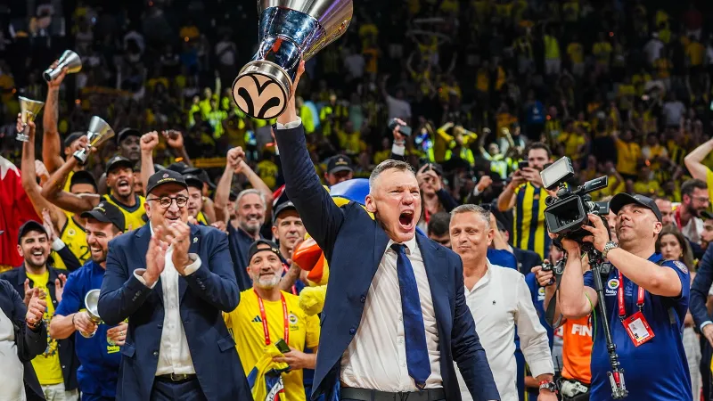 Fenerbahçe, tarihinde 2. kez Avrupa basketbolunun zirvesinde