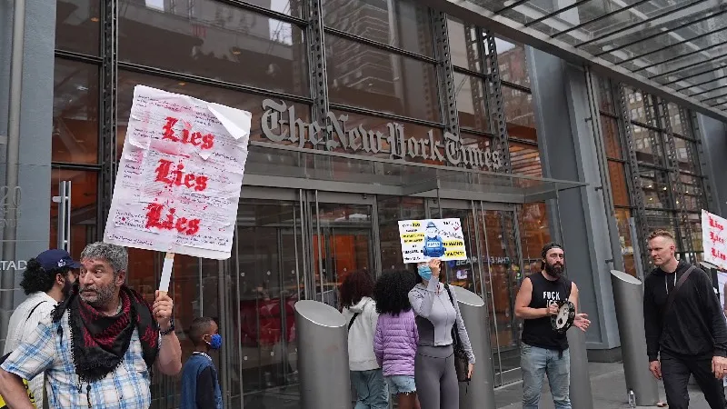Filistin yanlısı göstericiler, New York Times’ın "İsrail yanlısı" tutumunu protesto etti