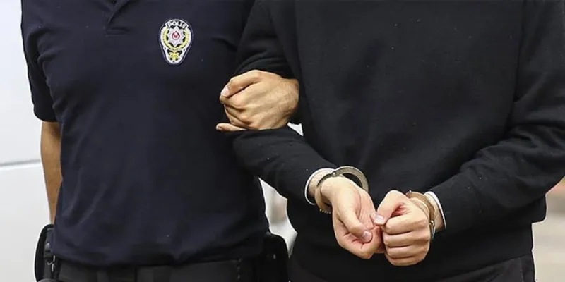 Firari hükümlü FETÖ üyesi evinde yakalandı