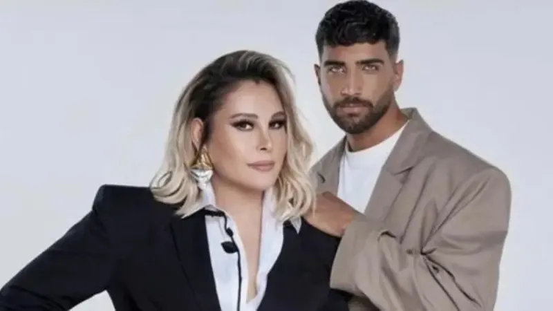 Funda Arar'dan Şaşırtan Düet! Kim O? Görenler Şaşkın!