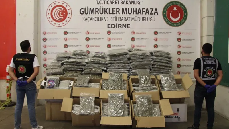 Gümrük Muhafaza ekipleri 1,6 milyar TL'lik uyuşturucu ele geçirdi