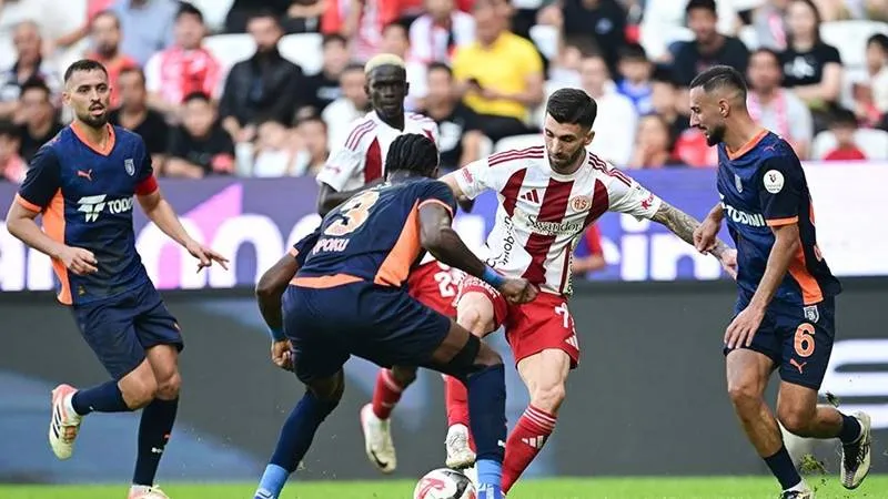 Haftanın açılış maçında Başakşehir'in konuğu Kocaelispor