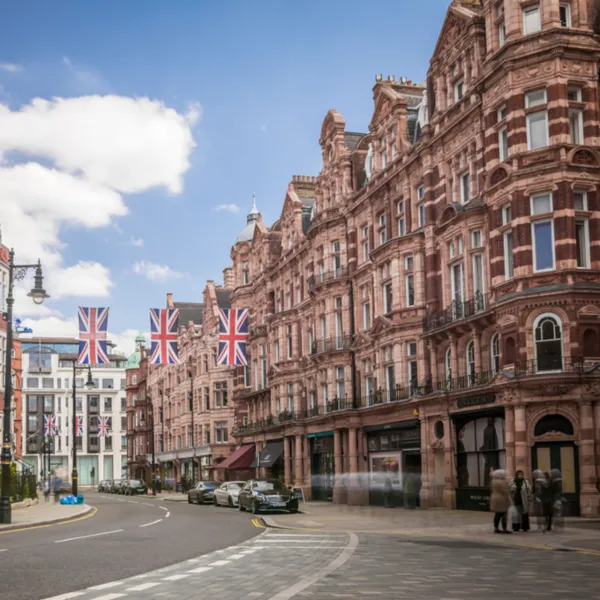 İngiltere'de lüks konutlara yeni vergi geliyor