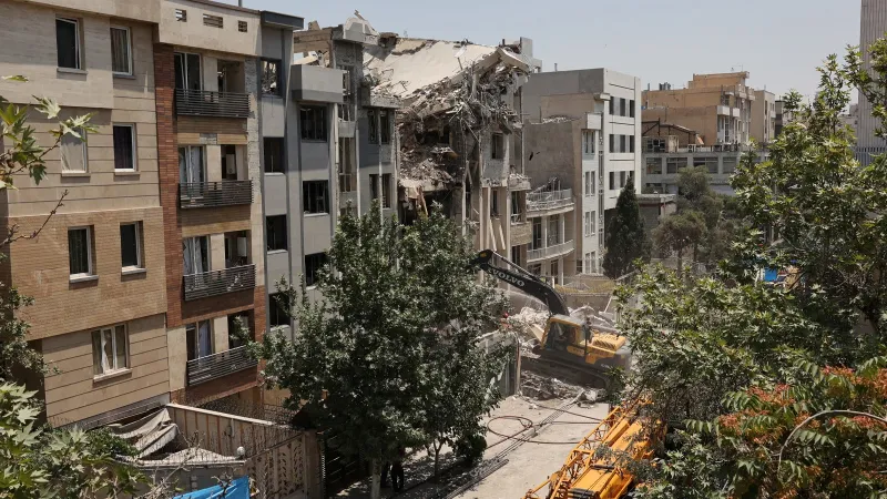 İran devlet televizyonu: Bir binada 20'si çocuk 60 kişi hayatını kaybetti