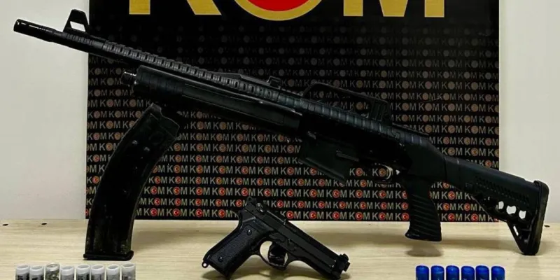 Kars'ta Şok Baskın! Silah Kaçakçılarına Operasyon: 12 Gözaltı