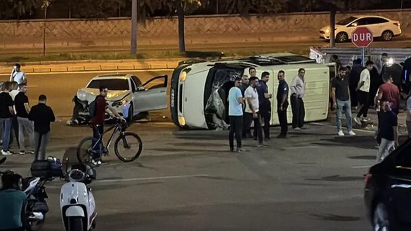 Kayseri'de Feci Kaza! Minibüs Devrildi, 9 Yaralı!