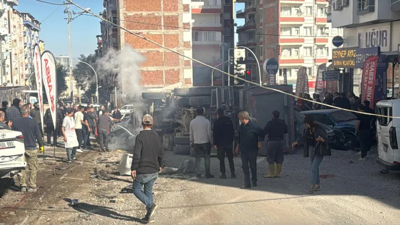 Malatya'da Feci Kaza! Kamyon Dehşeti: 15 Araç Pert, Yaralılar Var