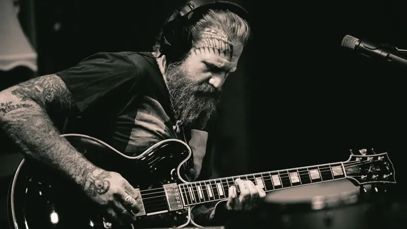 Mastodon'un efsanevi gitaristi Brent Hinds motosiklet kazasında hayatını kaybetti