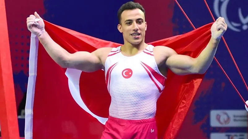 Milli cimnastikçi Adem Asil'den Almanya'da bir altın madalya daha
