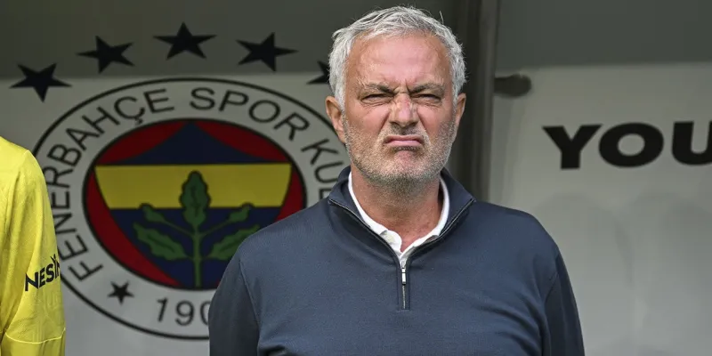 Mourinho'nun Sağ Kolu Kim? Fenerbahçe'de Şok Gelişme!