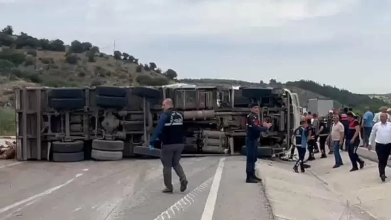 Çanakkale'de Feci Kaza: 4 Can Kaybı, Çok Sayıda Yaralı!