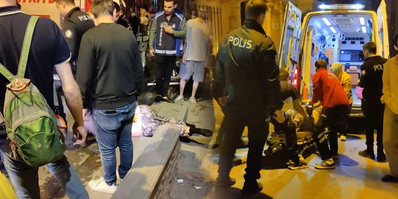 İstanbul'da Dehşet! Evini Yakıp Müdahale Edenleri Bıçakladı!