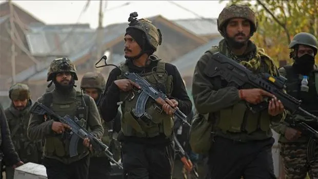 Güney Asya'da Savaş Alarmı: Hindistan-Pakistan Birbirini Mi Vuruyor?