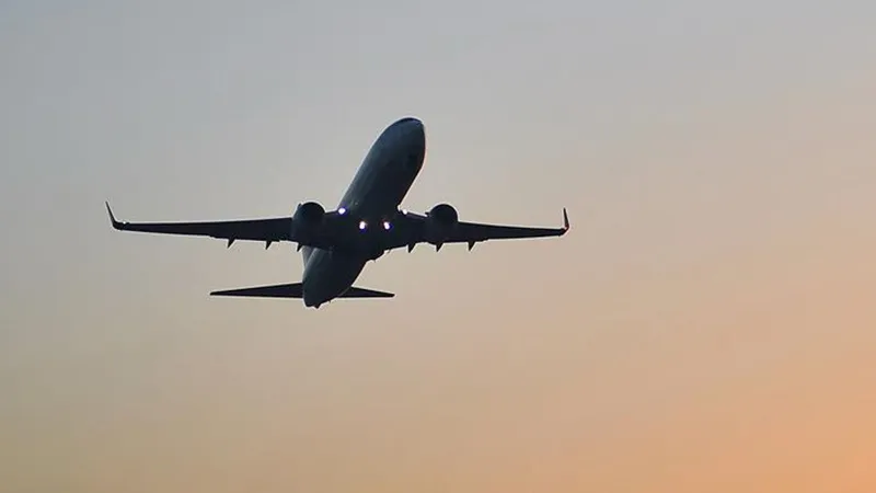 Hindistan'dan Şok Karar! 24 Havalimanı Neden Kapandı?