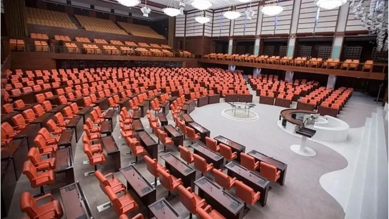 Aşure Günü Bayram mı Oluyor? Meclise Şok Teklif!