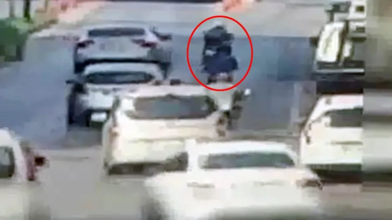Kan Donduran Anlar! Otomobille Ölüme Sürdü! İşte O Görüntüler!