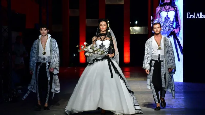 ÖZGE ULUSOY ŞANLI URFA'DA GELİN OLDU