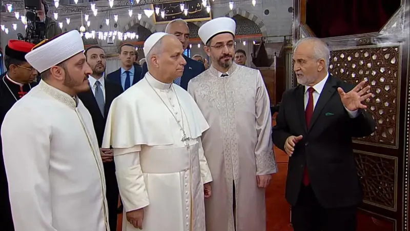 Papa 14. Leo İstanbul'da... Sultanahmet Camii'ni ziyaret etti