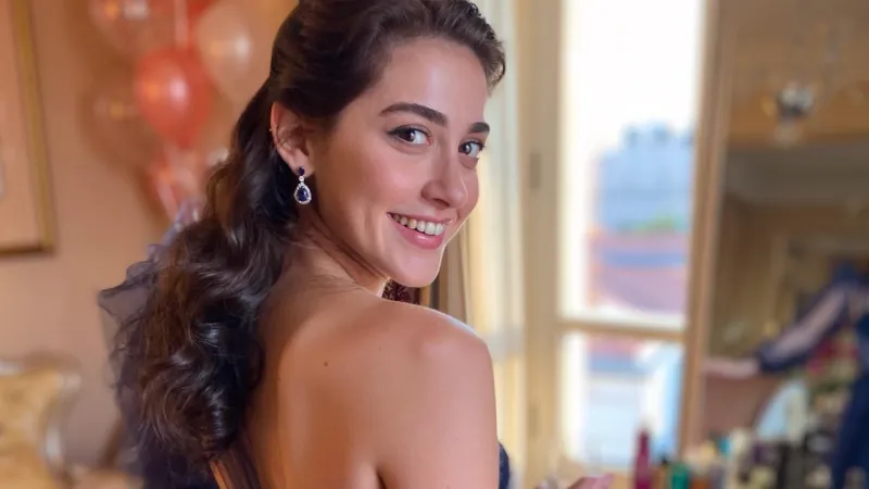 Afra Saraçoğlu'nun Yeni Dizisi Pera'ya Bomba Transfer! Kim Geliyor?