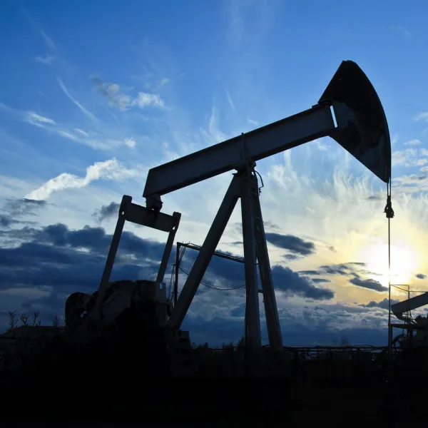 Petrol Fiyatları Çakılıyor Mu? 50 Doların Altını Görecek Miyiz?