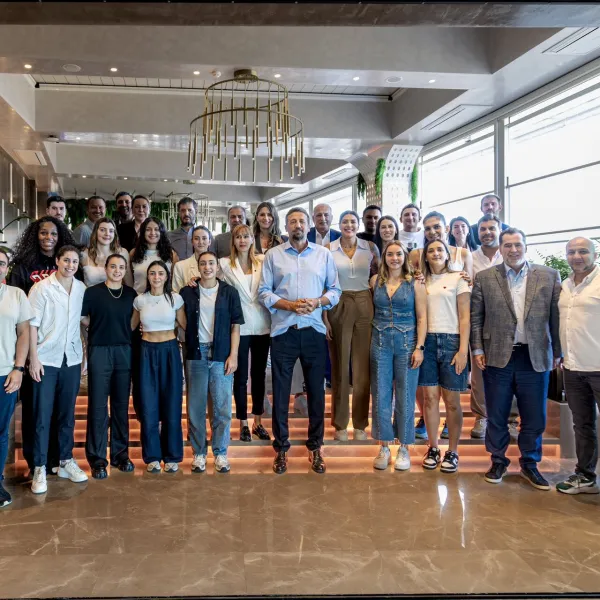 Kadın Basketbol Millileri Avrupa'ya Türkoğlu'ndan Veda Yemeği!