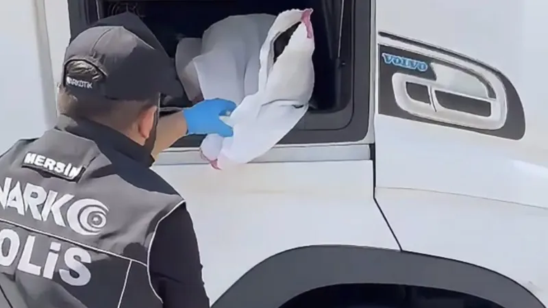 TIR'da Kokain Baskını! 18 Kilo Uyuşturucu ve 3 Tutuklama Şoku!