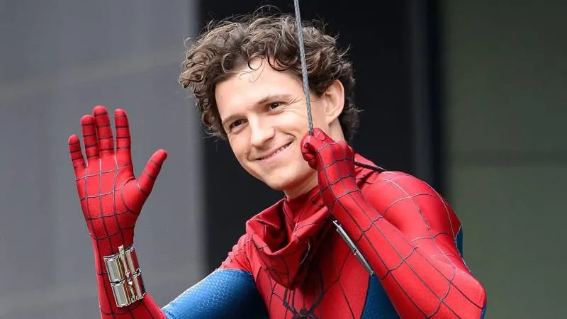 Tom Holland Hastanede! Örümcek Adam Setinde Neler Oldu?