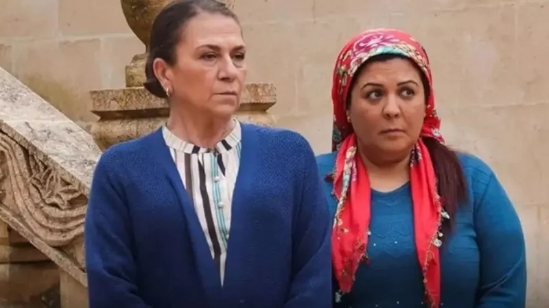 Ünlü oyuncu estetik yaptırırken felç kaldı!