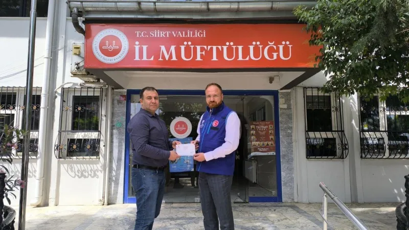 Yazar Raşit Başar Taner, kitap gelirini Filistin'e bağışladı